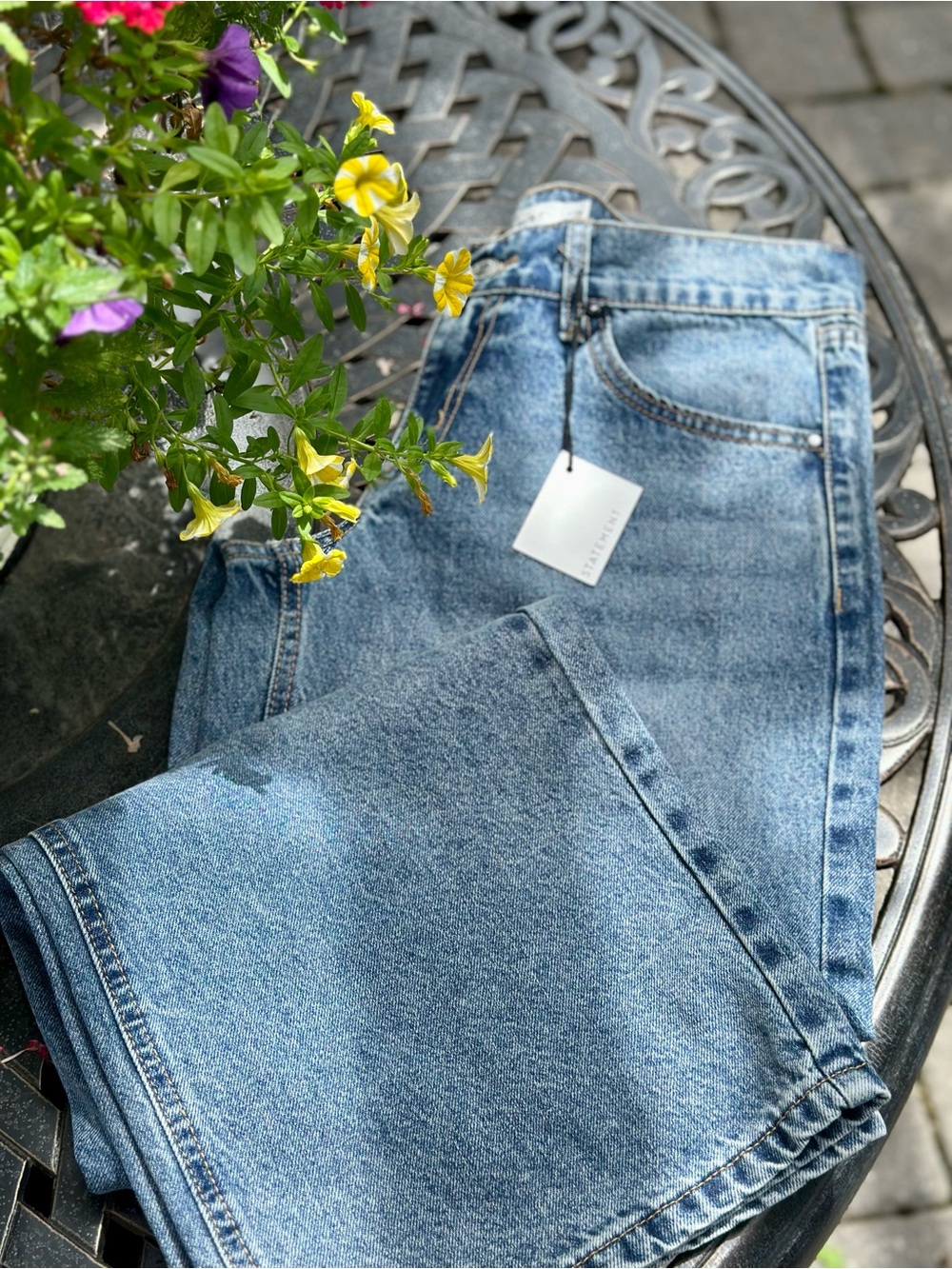 Statement Jeans NWT Mid Rise Straight Leg Light Wash Denim